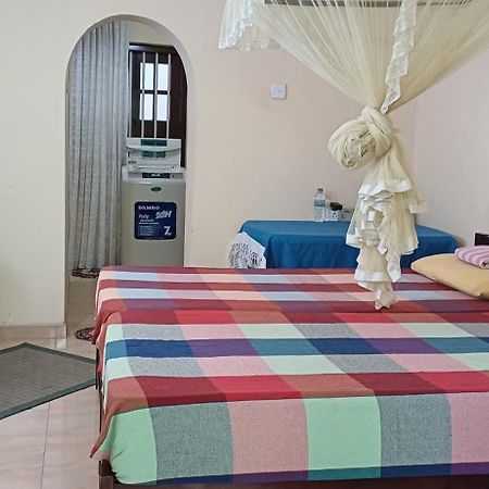Hotel Twin Palms à Mirissa Extérieur photo