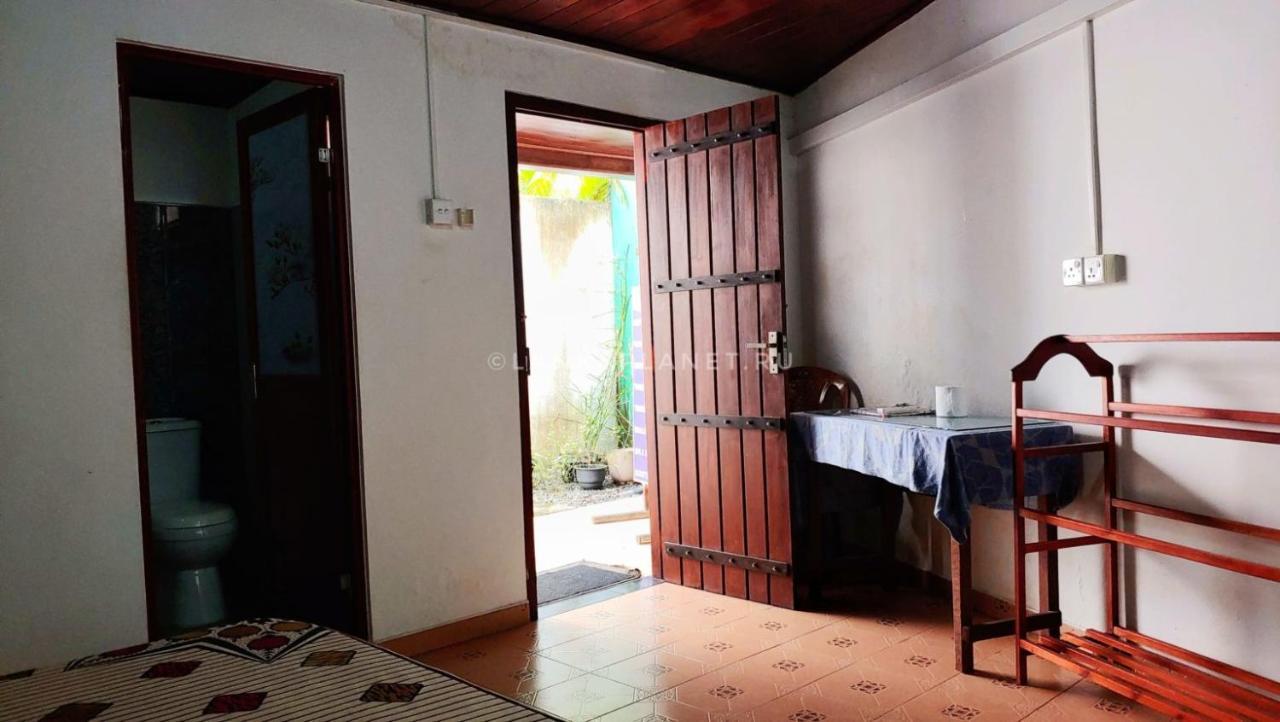 Hotel Twin Palms à Mirissa Extérieur photo