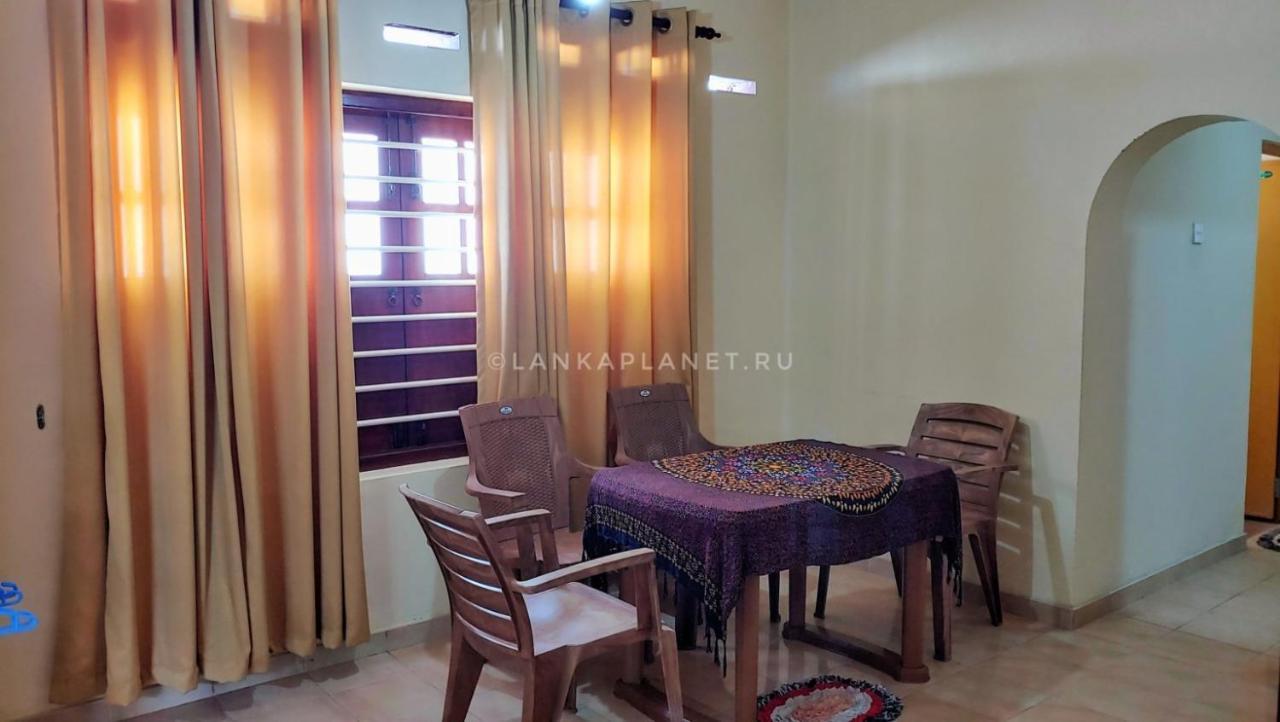 Hotel Twin Palms à Mirissa Extérieur photo