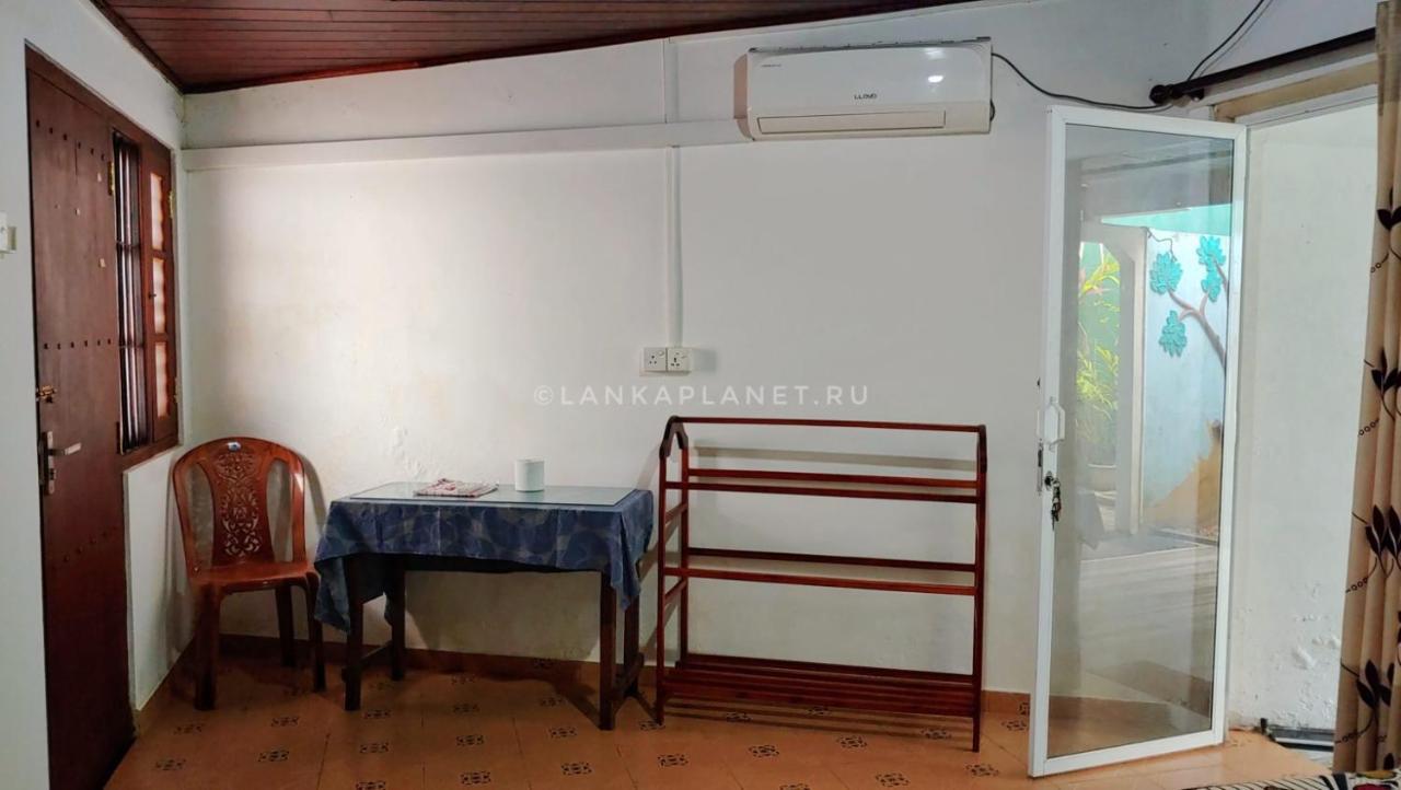 Hotel Twin Palms à Mirissa Extérieur photo