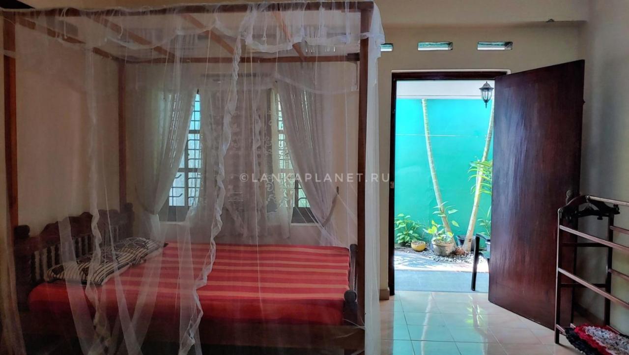 Hotel Twin Palms à Mirissa Extérieur photo