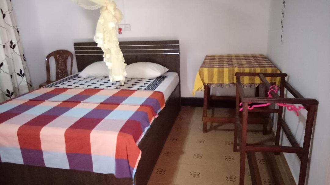 Hotel Twin Palms à Mirissa Extérieur photo