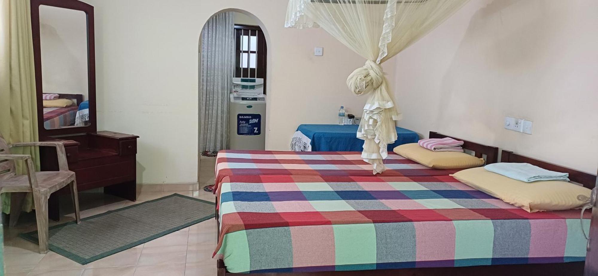Hotel Twin Palms à Mirissa Extérieur photo